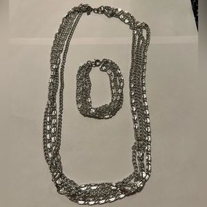 Vintage Sarah Coventry silver tone chain necklace and bracelet set